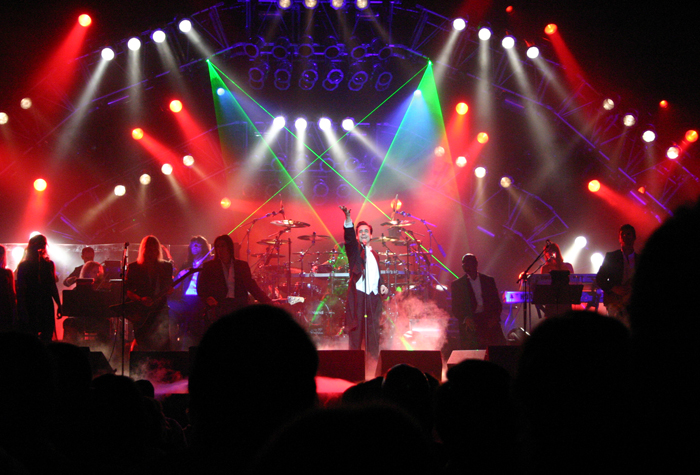 Marcus DeLoach in performance with the Trans-siberian Orchestra', 2004